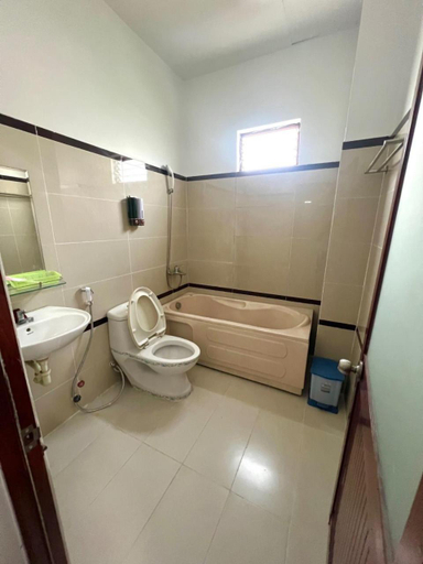 Bathroom, Nha nghi nam phuong, Ho Chi Minh City