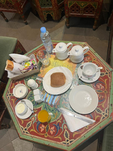Food & Drinks 5, Hotel Transatlantique Tunis, Bab Bhar