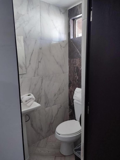 Bathroom 5, HOTEL DON QUIJOTE, Mexicali
