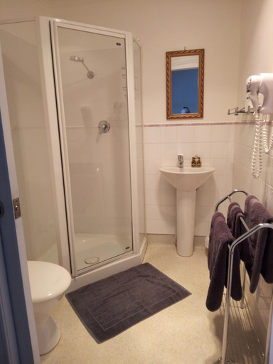 Bathroom 3, Old Colony Inn, Derwent Valley