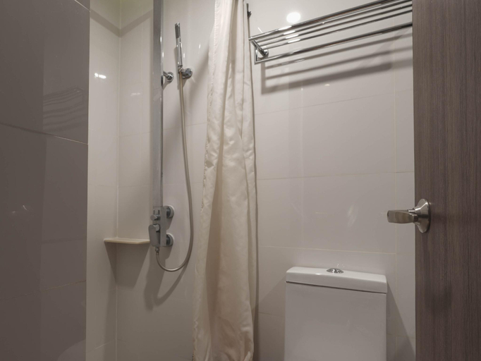 Bathroom 22