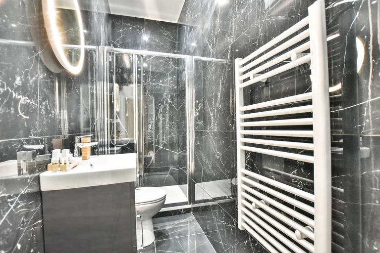 Bathroom 2, Welcoming apartment - 1BR/4P - Grands Boulevards, Paris