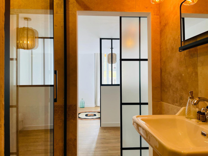 Bathroom 3, Hotel Le G (ex Le Geneve), Alpes-Maritimes