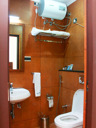 Bathroom 3, Staylite Suites, Chennai