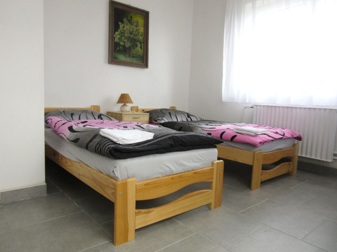 Others 4, Vila Rybnicek, Jičín