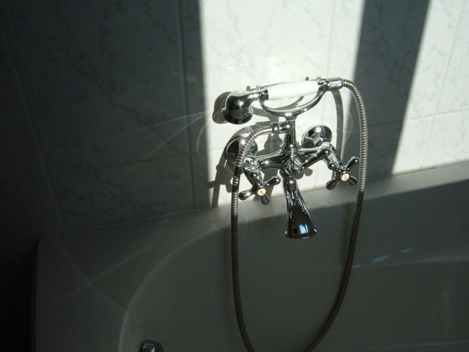 Bathroom 1, Le Jardin de Cecile et Benoit - Bed and Breakfast, Hauts-de-Seine