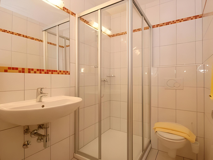 Bathroom 1, Apartments Luidold, Liezen