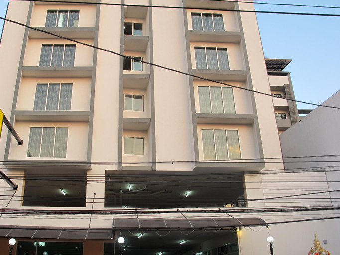 Exterior 1
