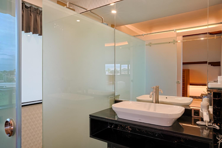Bathroom 5, Kyara Villa Apartments, Badung
