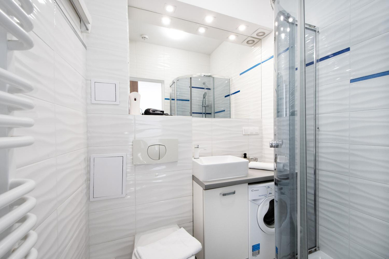 Bathroom 3, Labo Apartment - apartamenty Solidarnosci, Warsaw