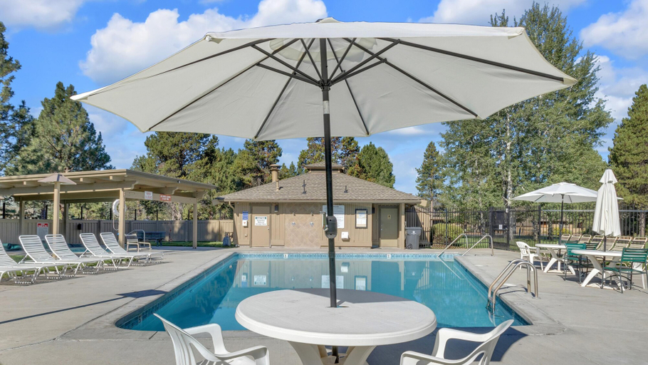Sport & Beauty 4, Quelah Condo 11, Deschutes