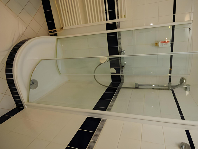 Bathroom 3, Hotel Eroplan, Vsetín