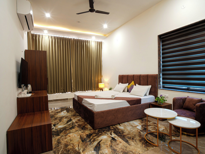 Bedroom 2, Hotel Omkar, Hisar