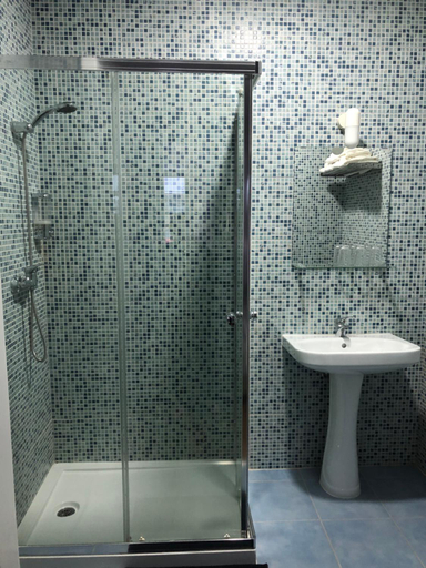 Bathroom 4, HaoBo porto center, Porto