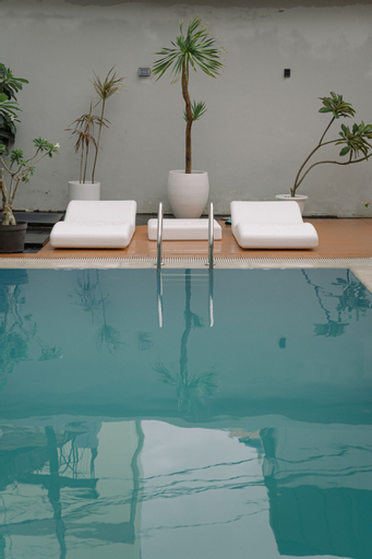 Swimming Pool 8