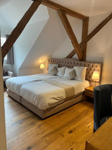 Bedroom 16