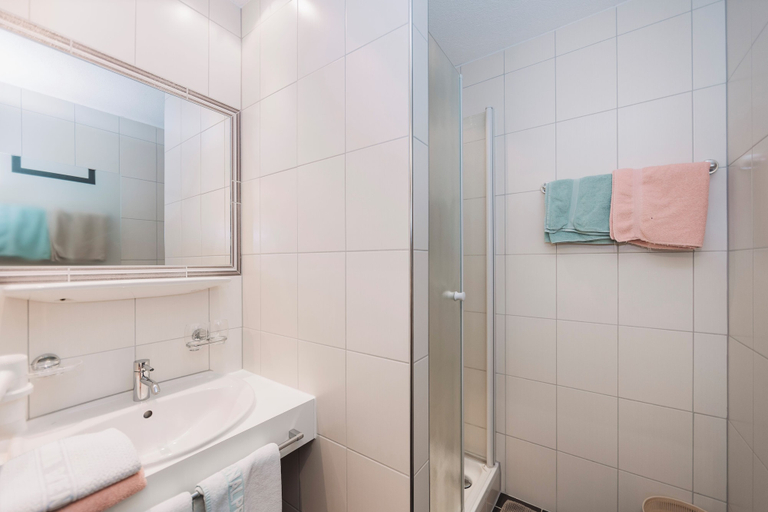 Bathroom 3, Berghotel & Restaurant Bodenalpe, Landeck