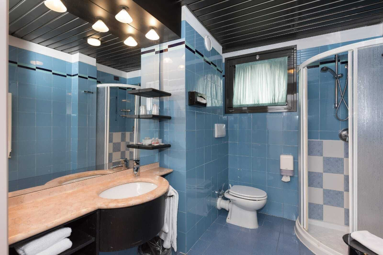 Bathroom 5, HOTEL MARTINI, Verona