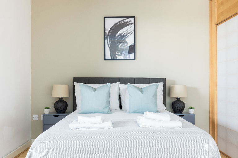 Bedroom 2, Spacious 2 Bed Apartment in Dalston, London