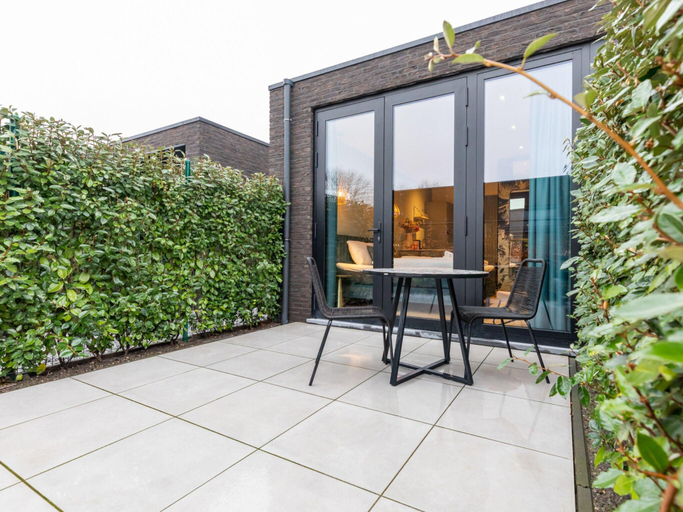 Others 3, Romantic Getaway with Garden, Veere