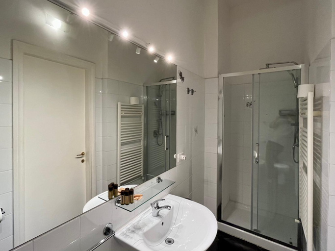 Bathroom, Arno Boutique, Florence