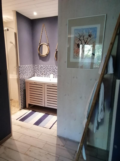 Bathroom 3, Via Bahia, Landes