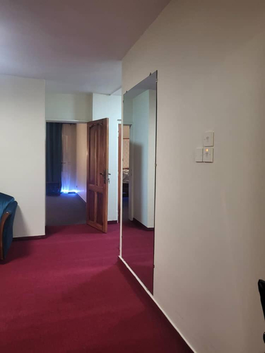 Others 2, Hotel particulier HP, Conakry