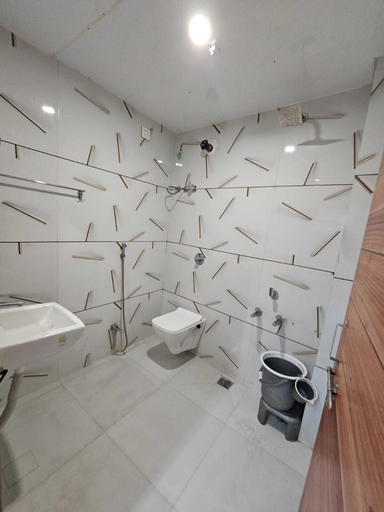 Bathroom 2, Joshi Yatri Gruh, Ujjain