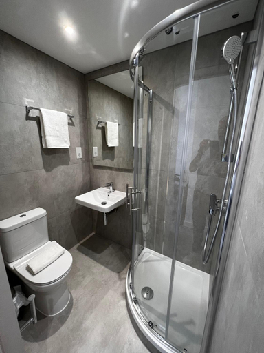 Bathroom 4, Pearl & Pebbles Eastbourne, East Sussex