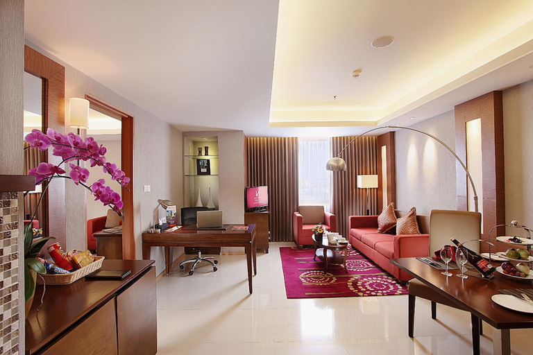 Dining Room 8