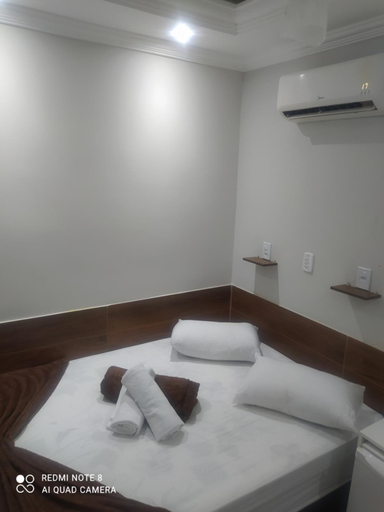 Others 4, Pousada Quarto Casal com ar,frigobar, garagem, Aparecida