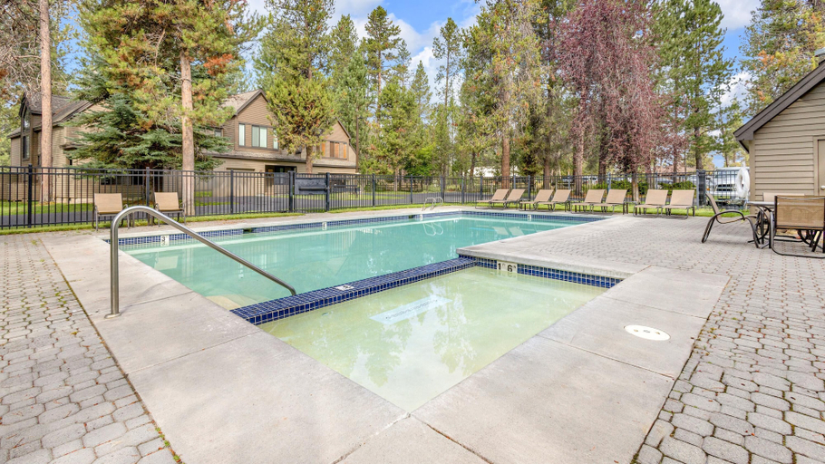 Sport & Beauty 4, Eaglewood Condo 8, Deschutes