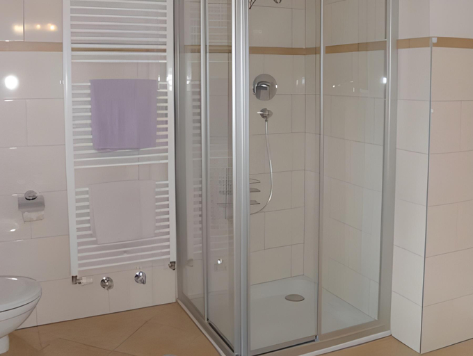 Bathroom 3, B&B Gastehaus Alpenblick, Reutte