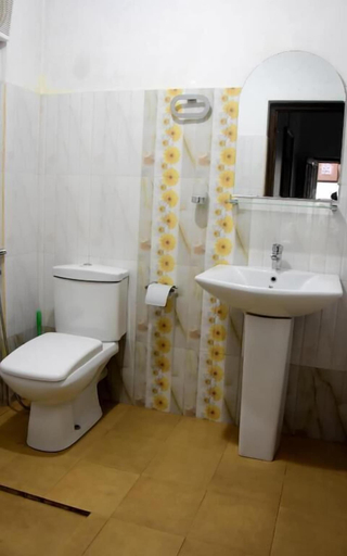 Bathroom, The Golf Green City Bungalow, Nuwara Eliya
