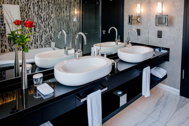 Bathroom 22