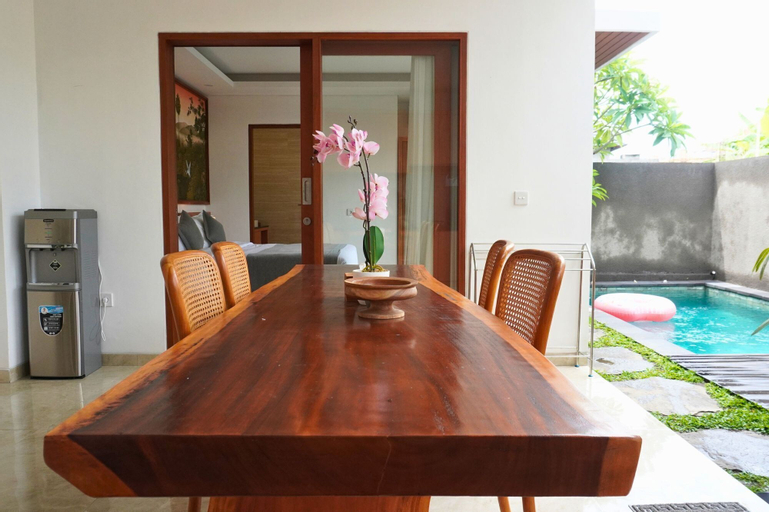 Dining Room 4