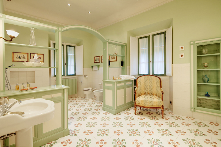 Bathroom 4, Villa Belmonte, Florence