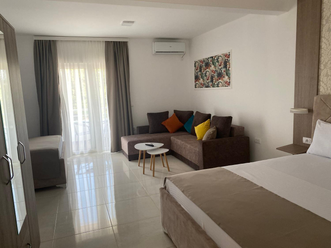 Others 3, Apartments Vila Sara M