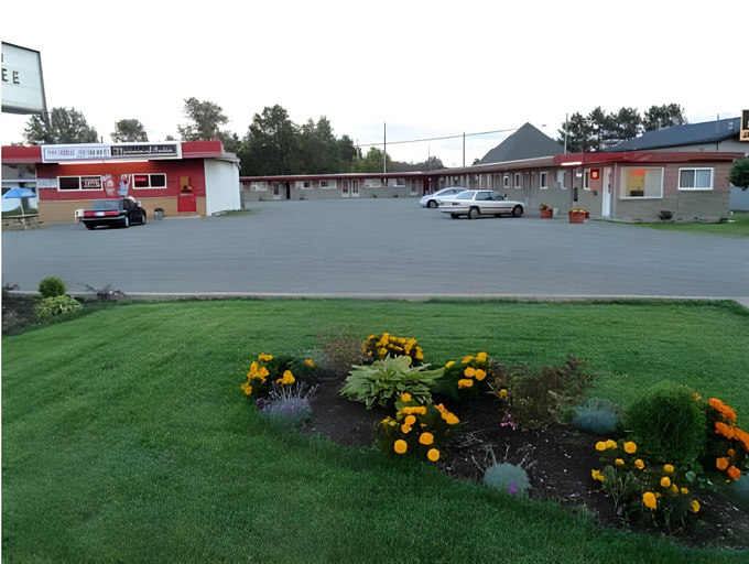 Others 2, Trunk Road Motel, Algoma