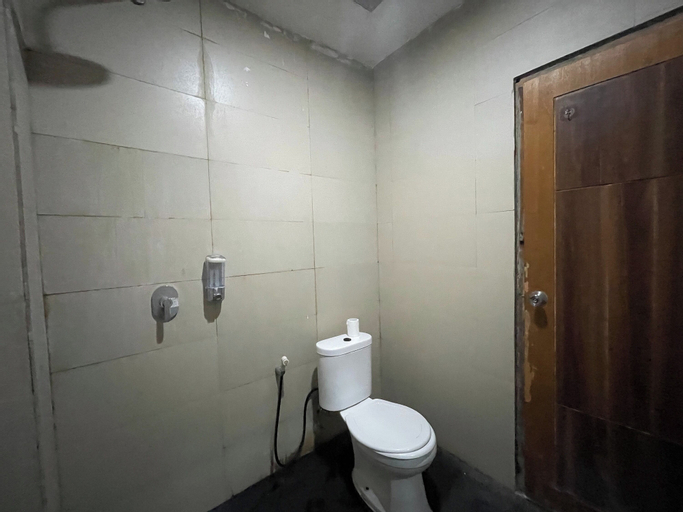 Bathroom 9