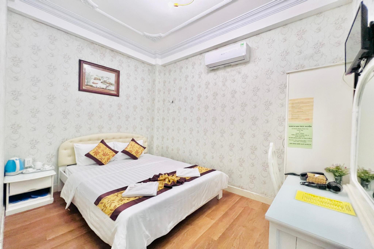 Bedroom, Truc Huyen Hotel, Binh Tan