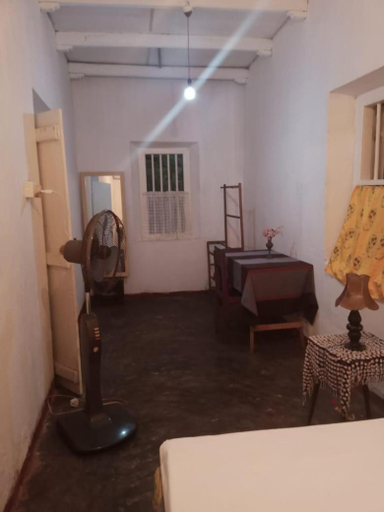 Bedroom 3, Salis House, Galle Four Gravets