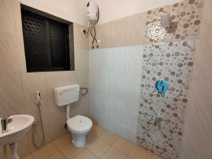 Bathroom 3, Shobha Farmhouse, Raigarh