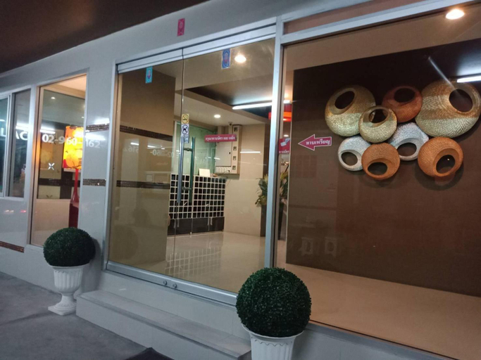 Others 5, Crystal Place, Pak Kret