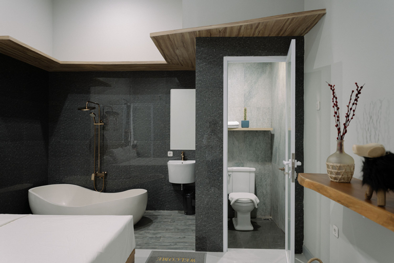 Bathroom 9