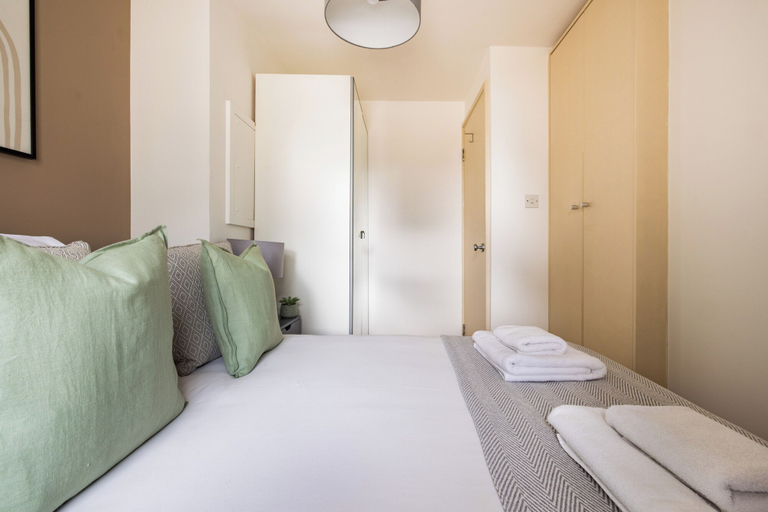 Bedroom 3, Beautiful Stylish 2 Bed Flat Clerkenwell, London