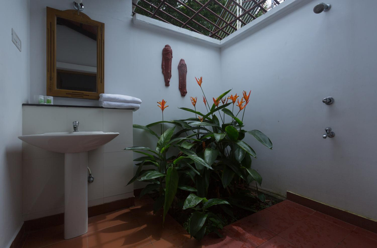 Bathroom 5, Palmgrove Lake Resort, Alappuzha