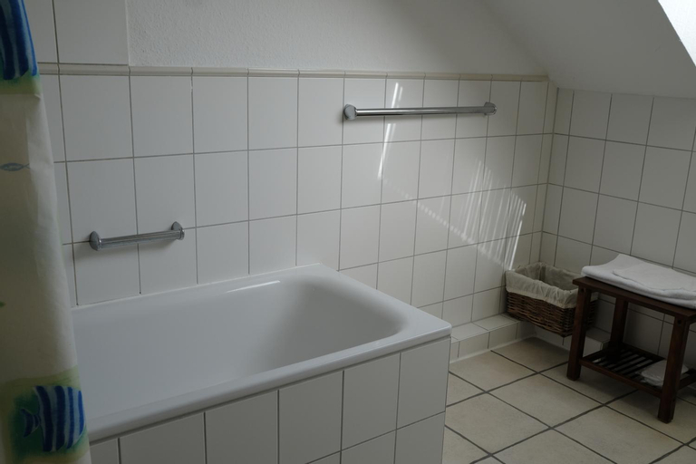 Bathroom 9