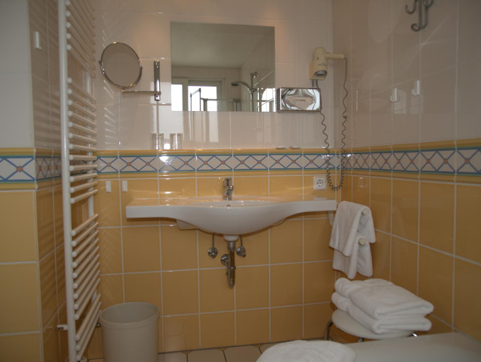 Bathroom 3, Hotel Alpenblick Garni, Bodenseekreis