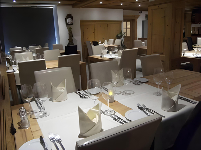 Food & Drinks 3, Hotel Restaurant Chesa, Imboden